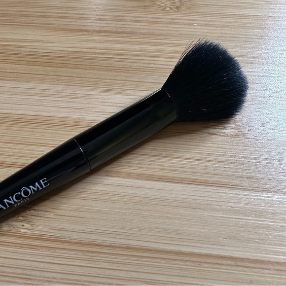 2/$20 • Set of 2 Lancôme Make-Up Brushes - Picture 8 of 8